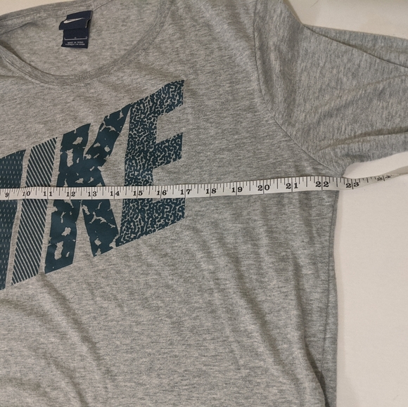 Nike Logo T-Shirt Loose Fit Athletic Top Large - Picture 4 of 6